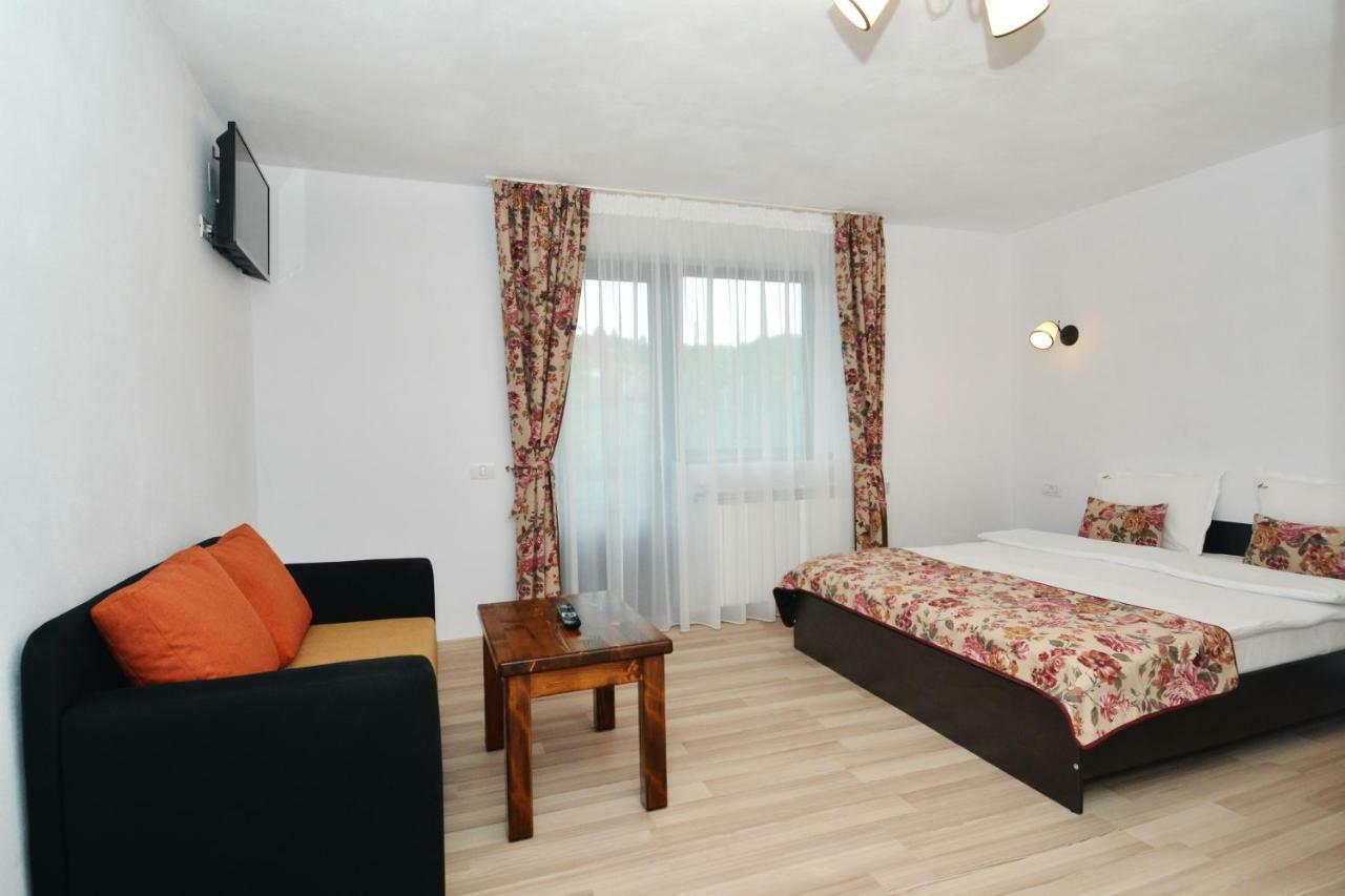 Hotel Vila Mogan Moieciu de Jos Esterno foto