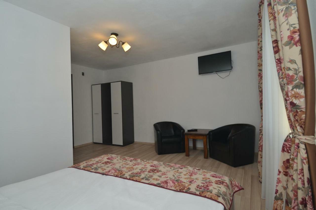 Hotel Vila Mogan Moieciu de Jos Esterno foto